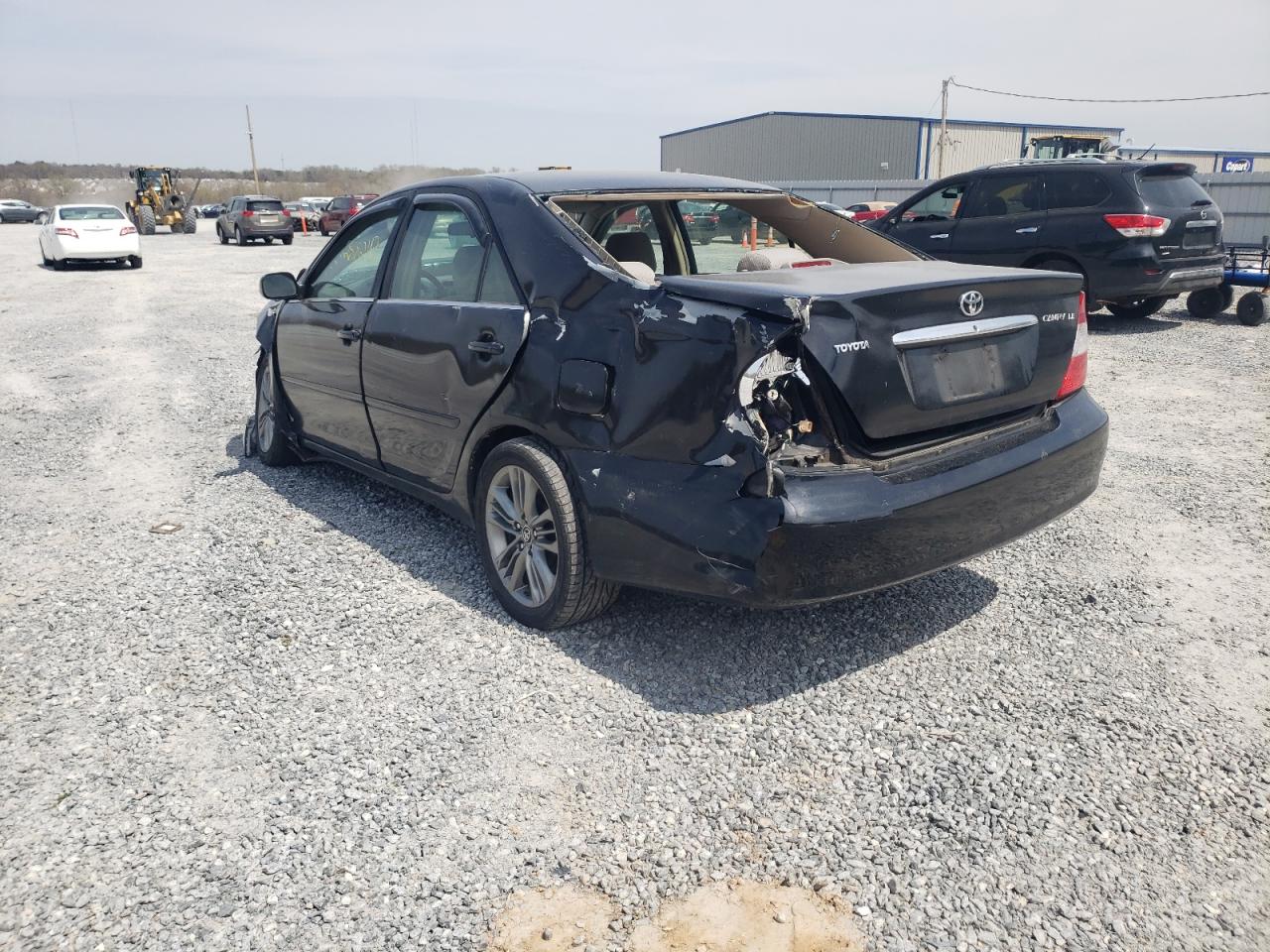 Photo 3 from auction – 2002 TOYOTA CAMRY LE with VIN JTDBE32K120040553