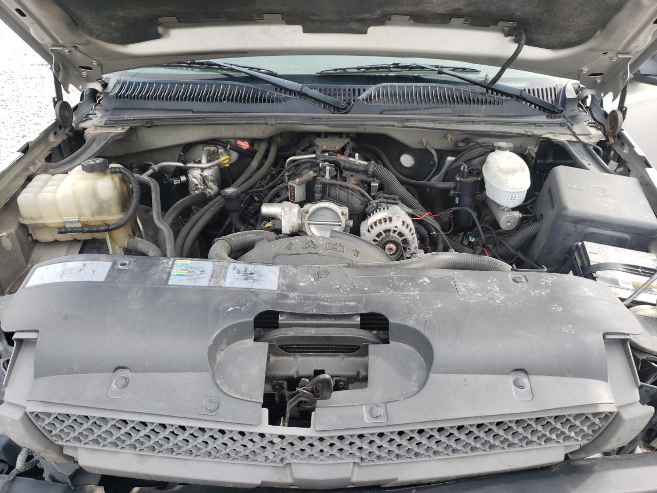 Photo 7 from auction – 2004 CHEVROLET SILVERADO with VIN 2GCEK19T141198021