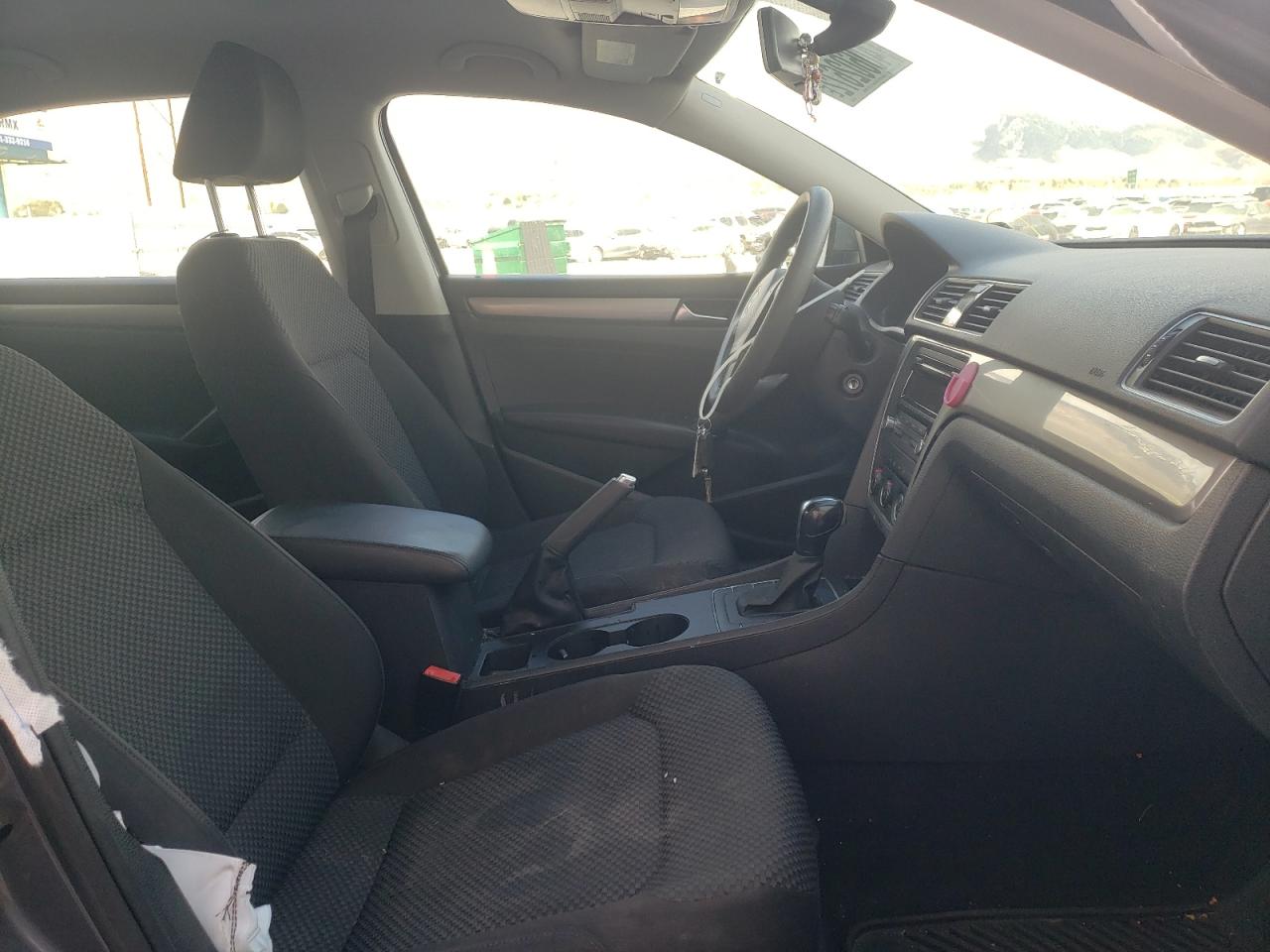 Photo 5 from auction – 2014 VOLKSWAGEN PASSAT S with VIN 1VWAS7A38EC069179