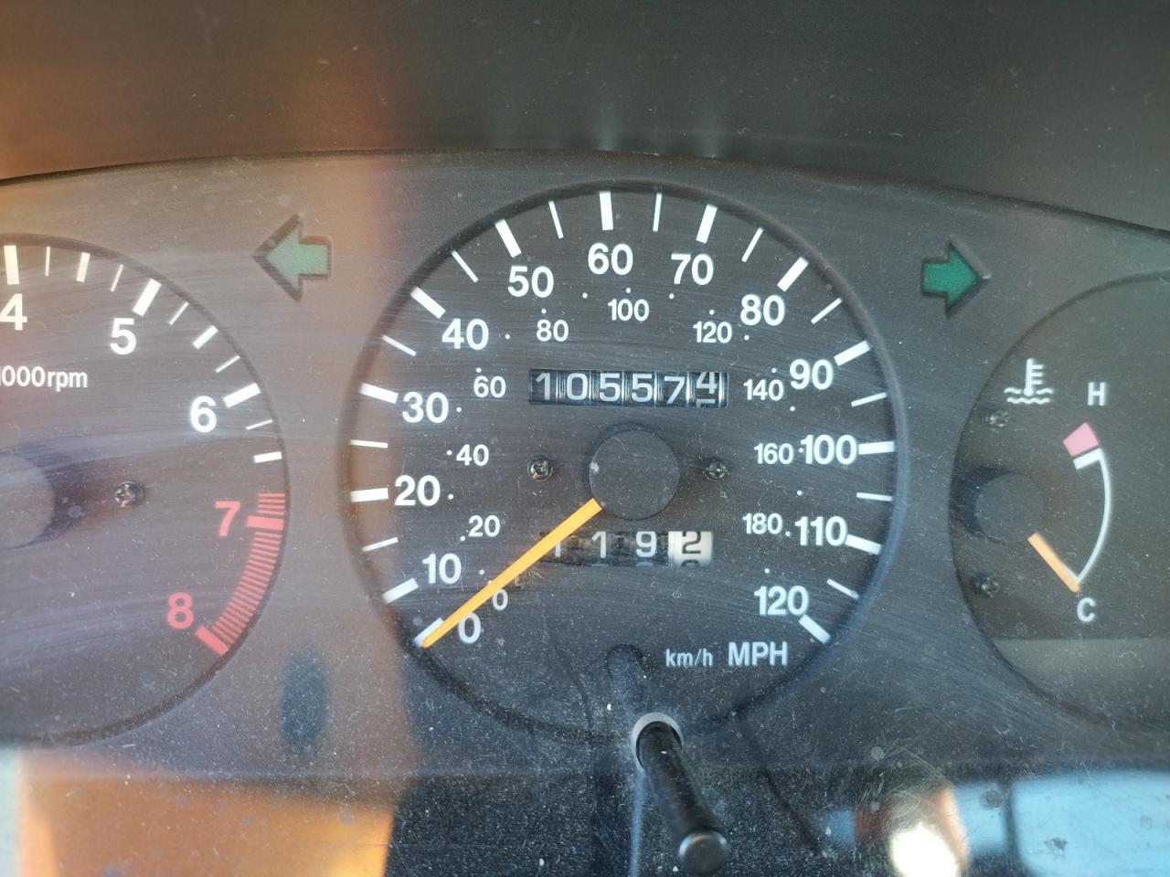 Photo 8 from auction – 2002 SUZUKI ESTEEM GL with VIN JS2GB41W325400293