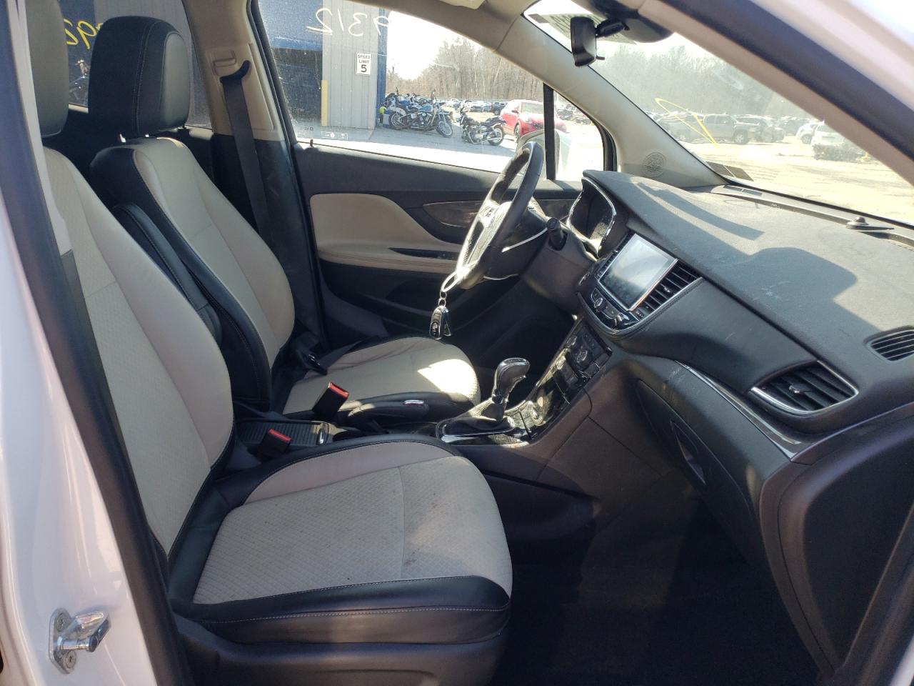 Photo 5 from auction – 2017 BUICK ENCORE PRE with VIN KL4CJESB0HB004422