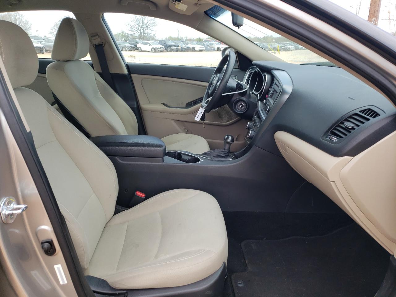Photo 5 from auction – 2015 KIA OPTIMA LX with VIN 5XXGM4A72FG409145