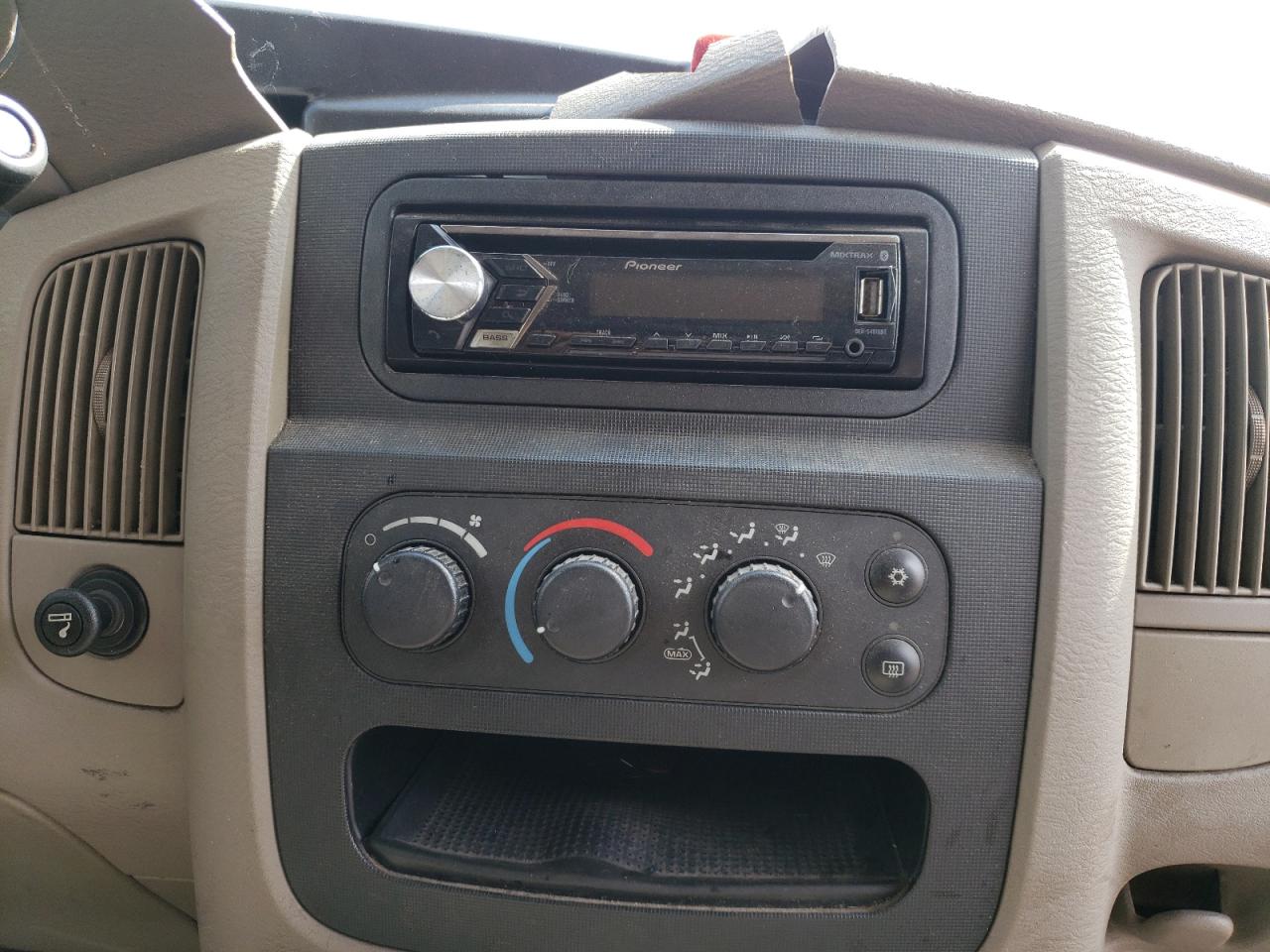 Photo 9 from auction – 2002 DODGE DR1500 with VIN 1D7HA18N02S607969