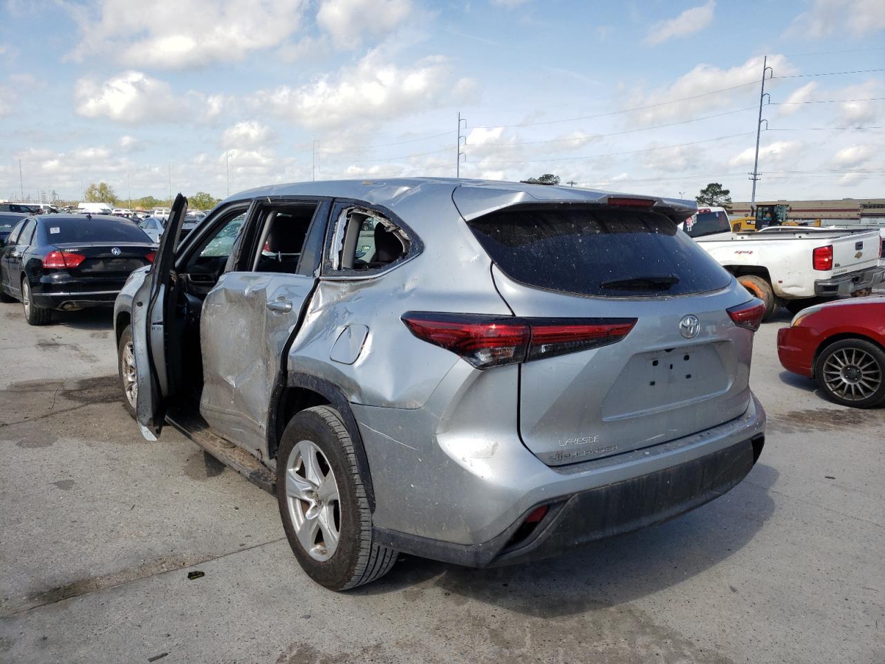 Photo 3 from auction – 2021 TOYOTA HIGHLANDER with VIN 5TDCZRAH5MS530835