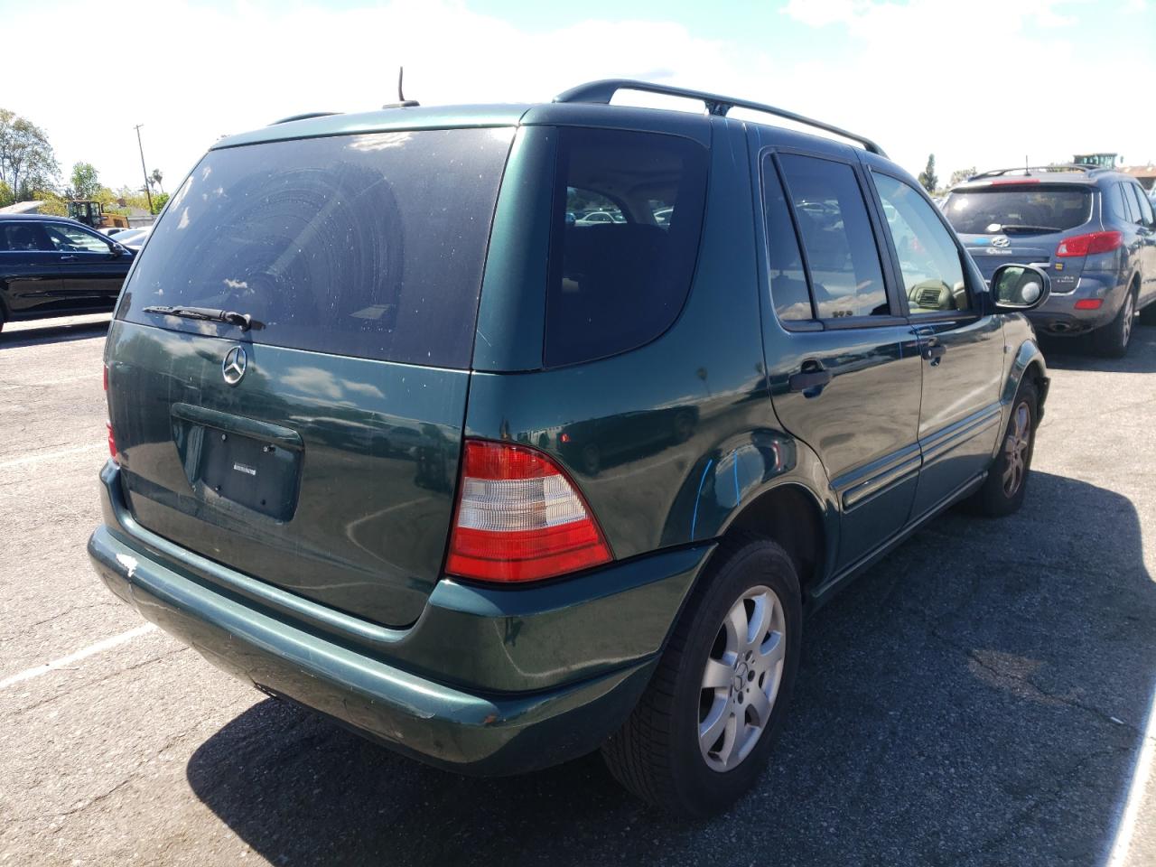 Photo 4 from auction – 2001 MERCEDES-BENZ ML 320 with VIN 4JGAB54E01A287185