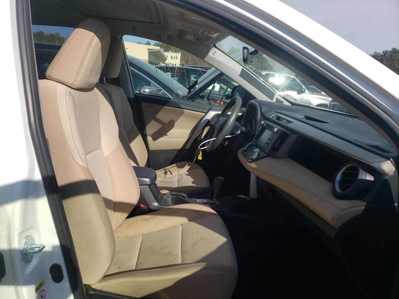 Photo 5 from auction – 2015 TOYOTA RAV4 XLE with VIN JTMRFREVXFD116547