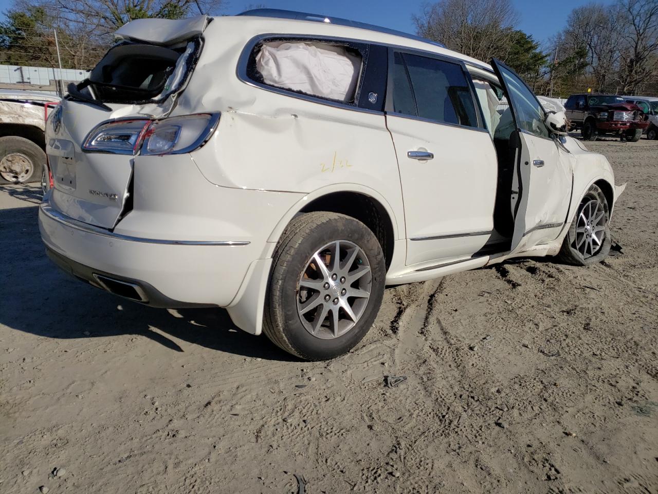 Photo 4 from auction – 2015 BUICK ENCLAVE with VIN 5GAKVBKD0FJ104367
