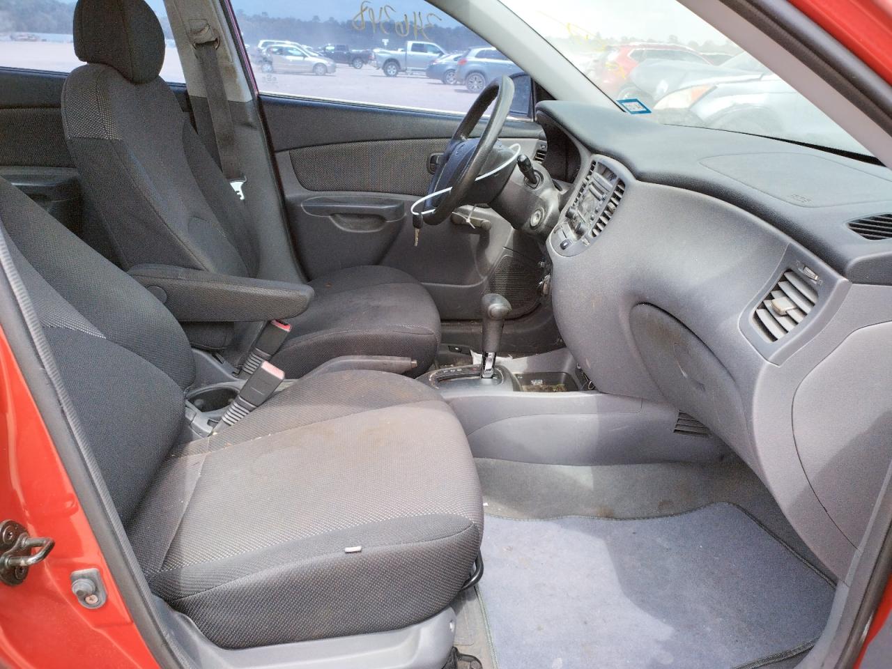 Photo 5 from auction – 2006 KIA RIO with VIN KNADE123566050525