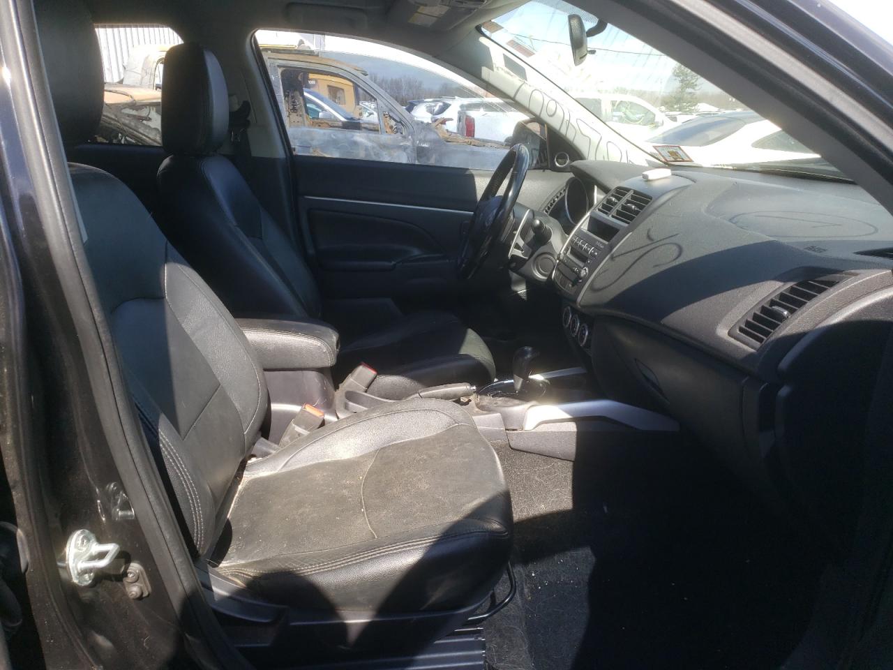 Photo 5 from auction – 2011 MITSUBISHI OUTLANDER with VIN JA4AR4AU3BZ008282