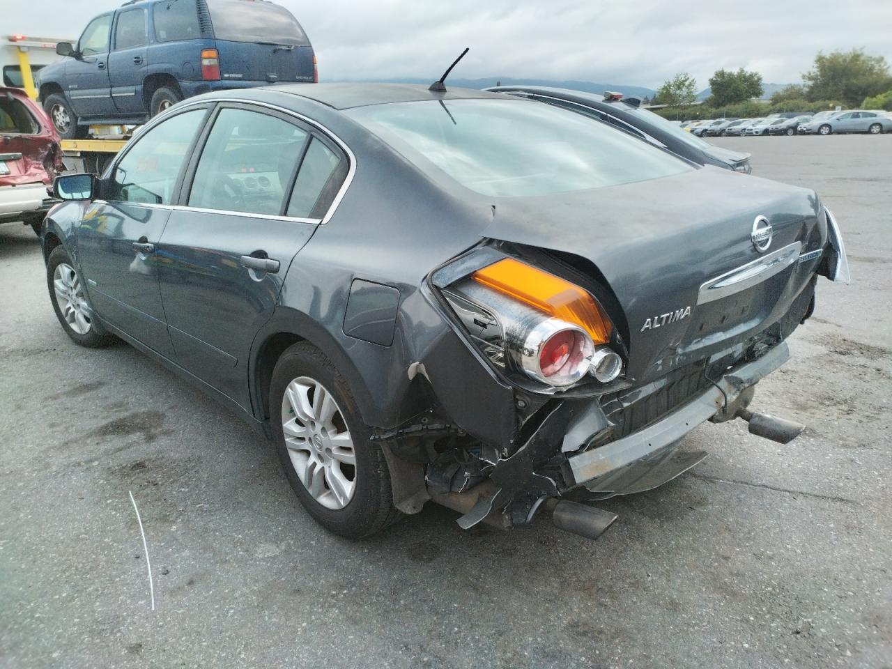 Photo 3 from auction – 2011 NISSAN ALTIMA HYB with VIN 1N4CL2AP1BC106136