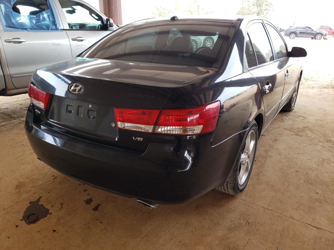 Photo 4 from auction – 2008 HYUNDAI SONATA SE with VIN 5NPEU46F38H357426