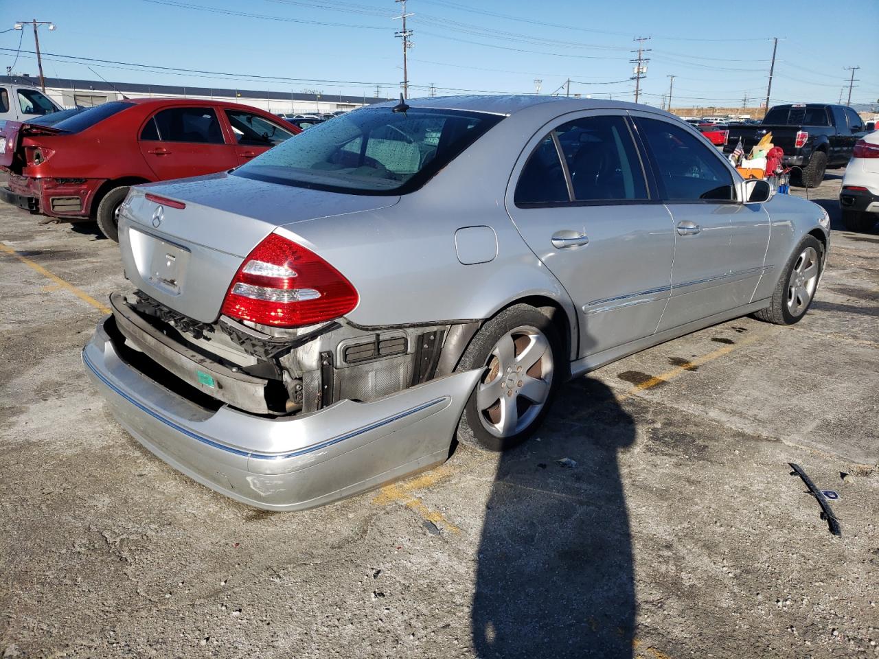Photo 4 from auction – 2005 MERCEDES-BENZ E 320 with VIN WDBUF65J05A713548