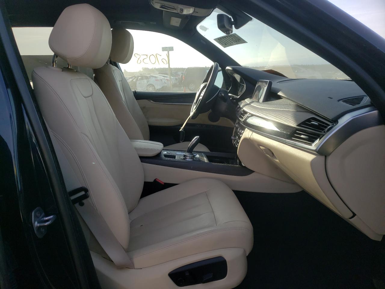 Photo 5 from auction – 2017 BMW X5 SDRIVE3 with VIN 5UXKR2C36H0U22140