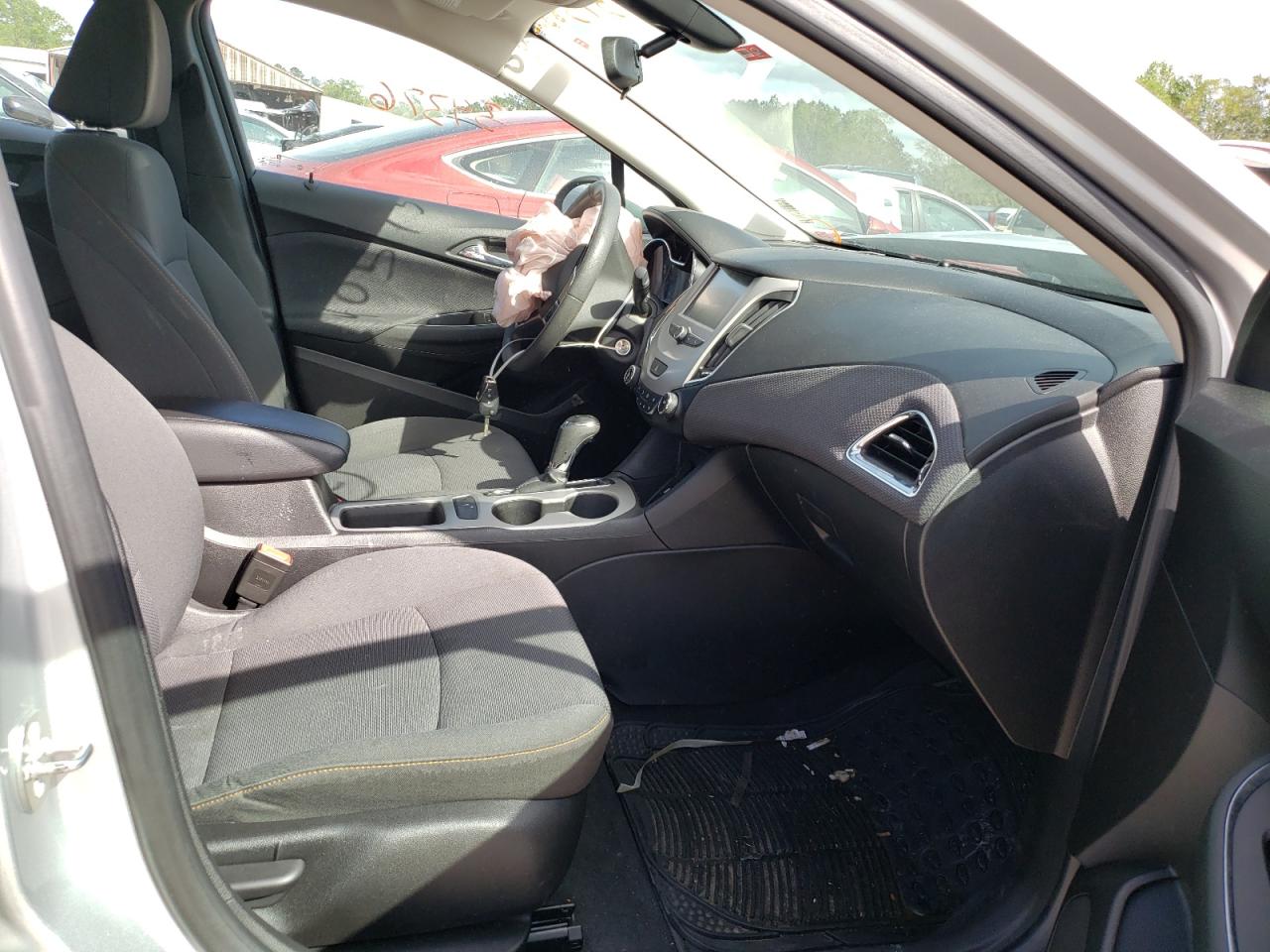 Photo 5 from auction – 2018 CHEVROLET CRUZE LS with VIN 1G1BC5SM2J7226359