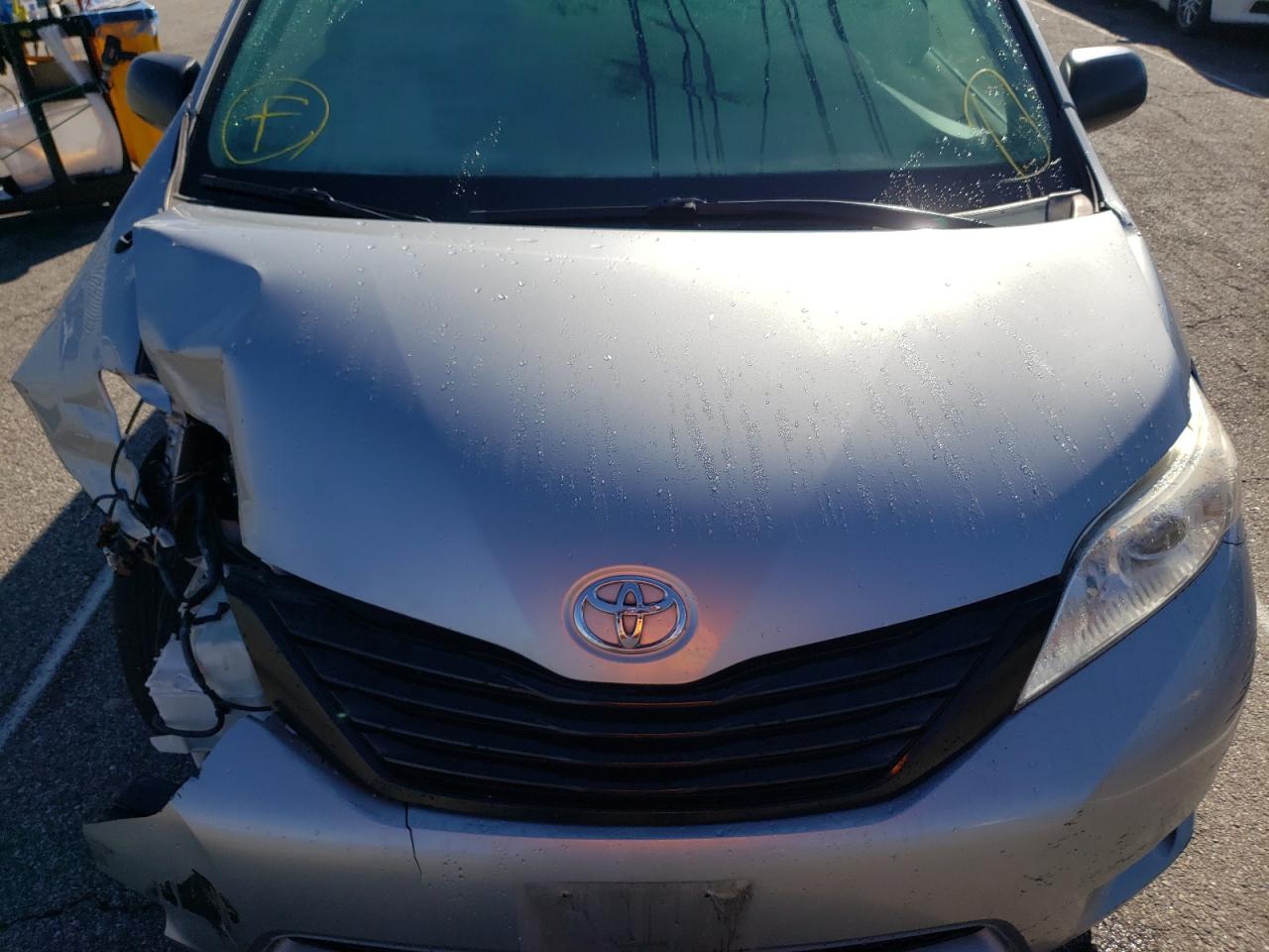 Photo 7 from auction – 2014 TOYOTA SIENNA with VIN 5TDZK3DC3ES440676