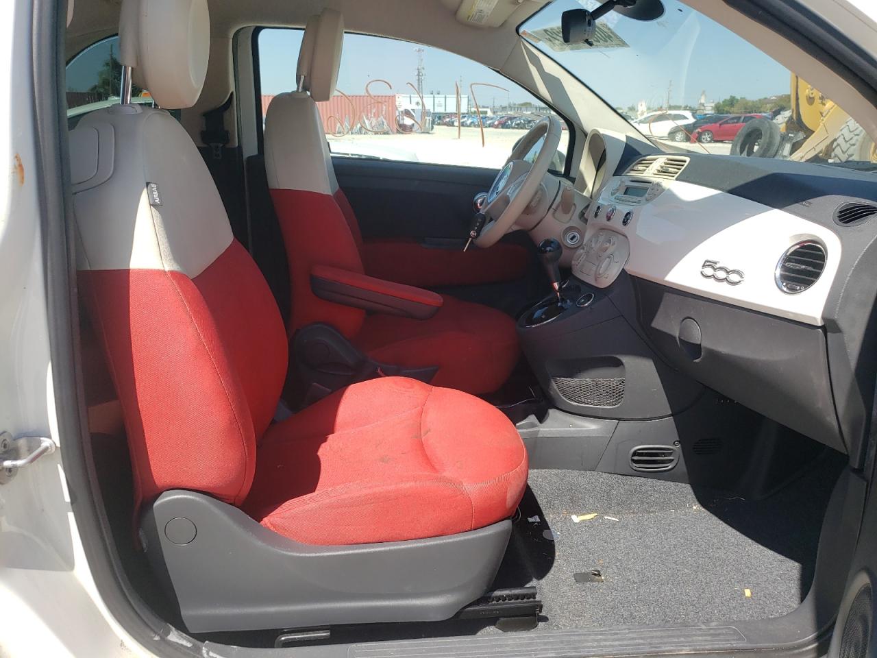 Photo 5 from auction – 2014 FIAT 500 POP with VIN 3C3CFFAR6ET260042