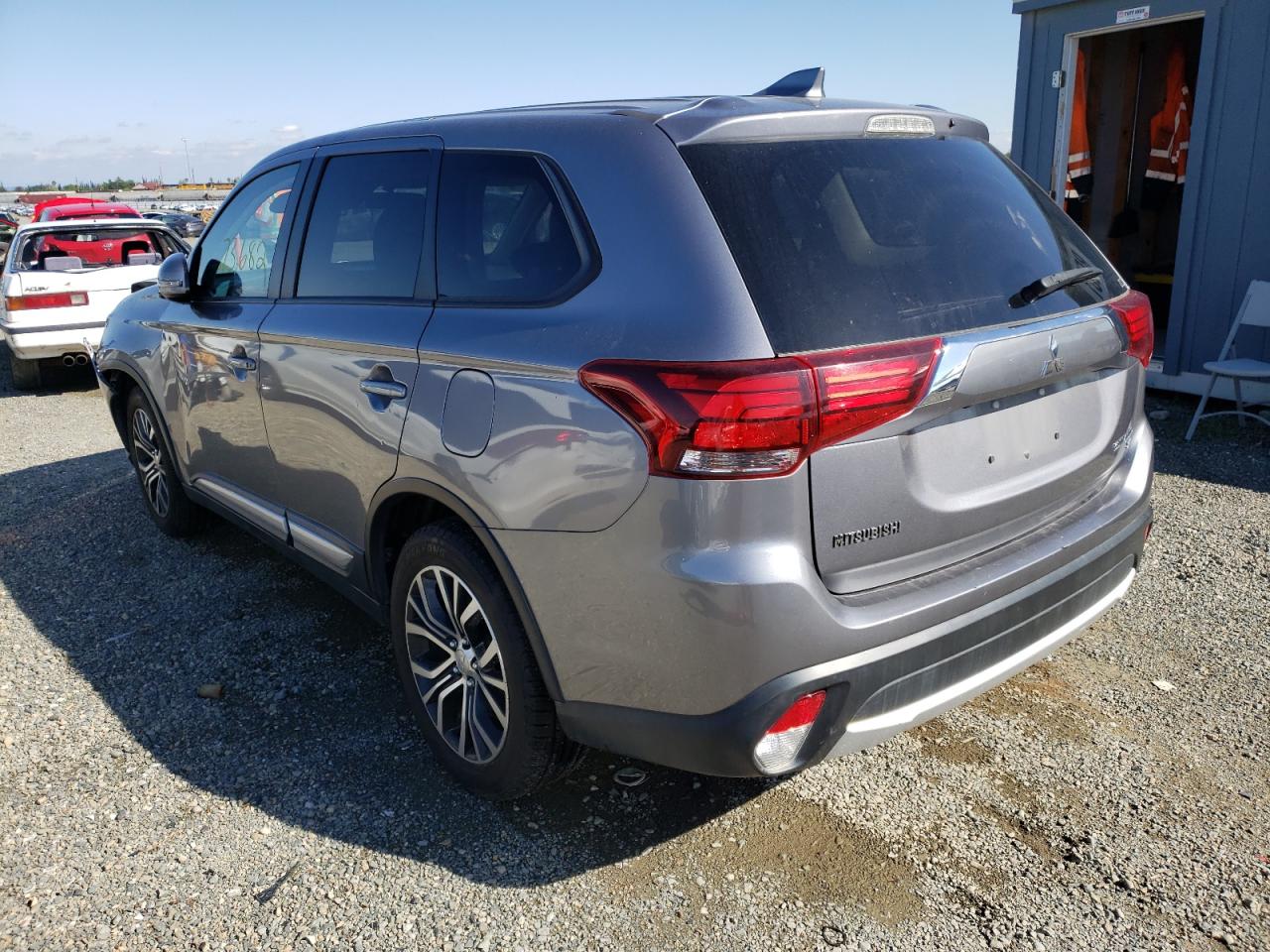 Photo 3 from auction – 2018 MITSUBISHI OUTLANDER with VIN JA4AZ3A38JJ002024