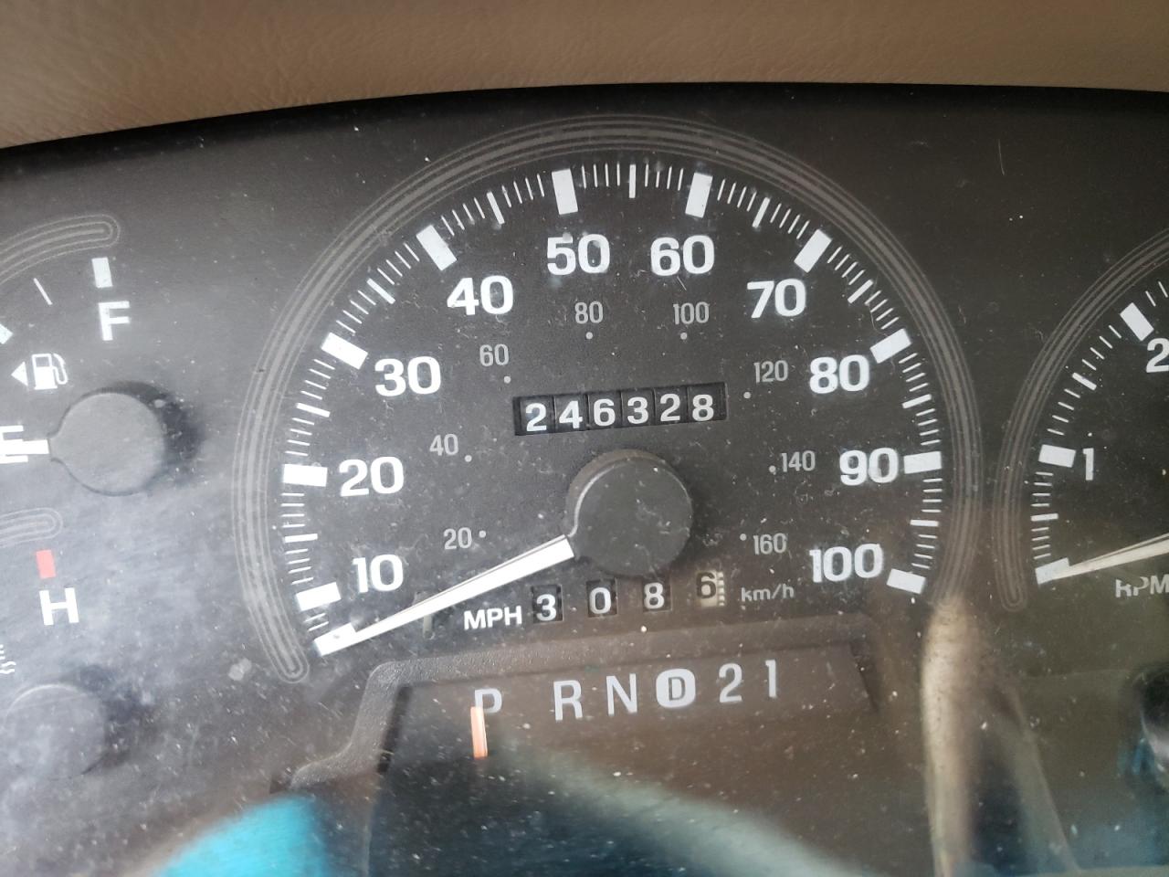 Photo 8 from auction – 1998 LINCOLN NAVIGATOR with VIN 5LMPU28L3WLJ49676