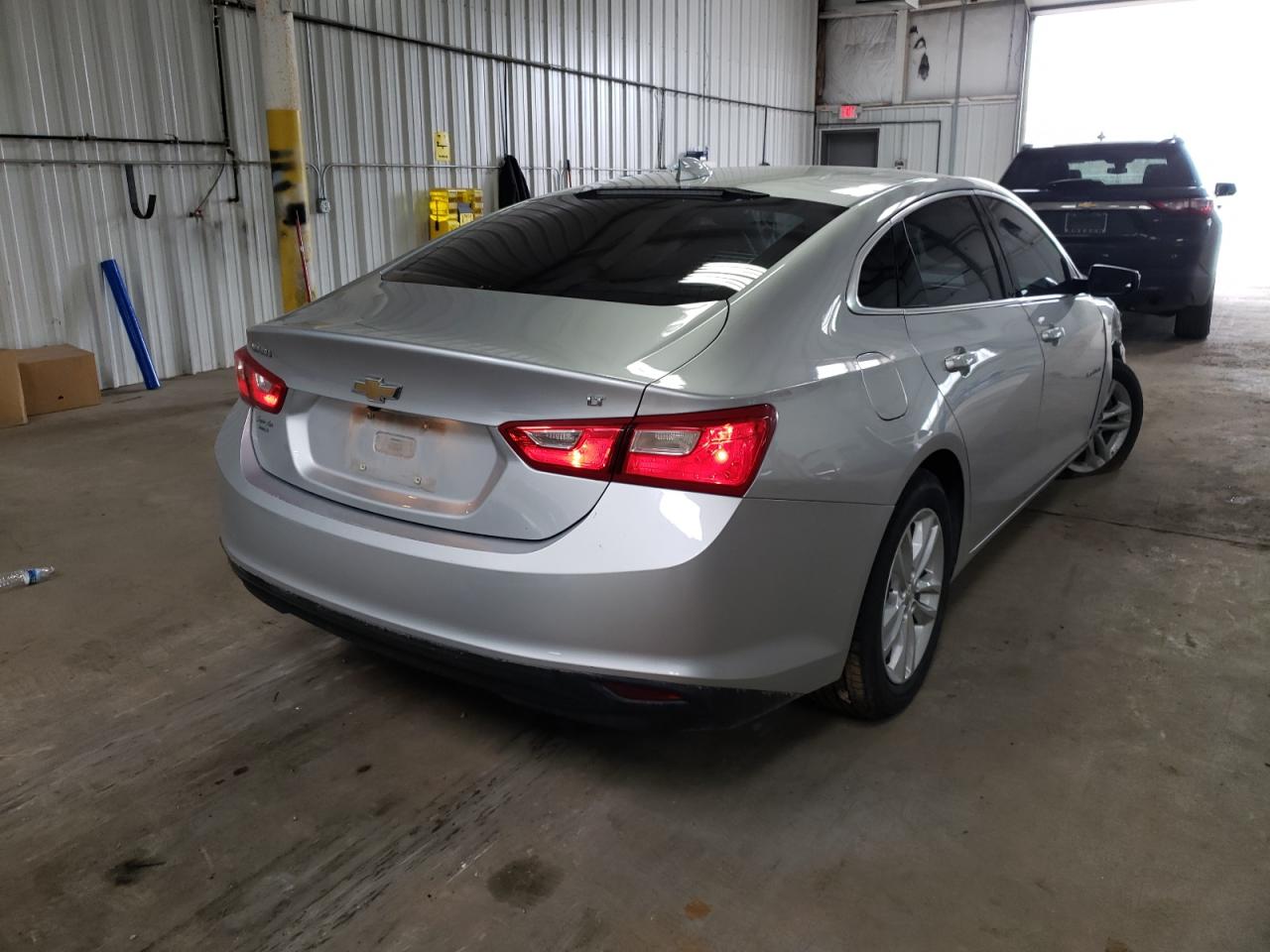 Photo 4 from auction – 2016 CHEVROLET MALIBU LT with VIN 1G1ZE5ST0GF243482