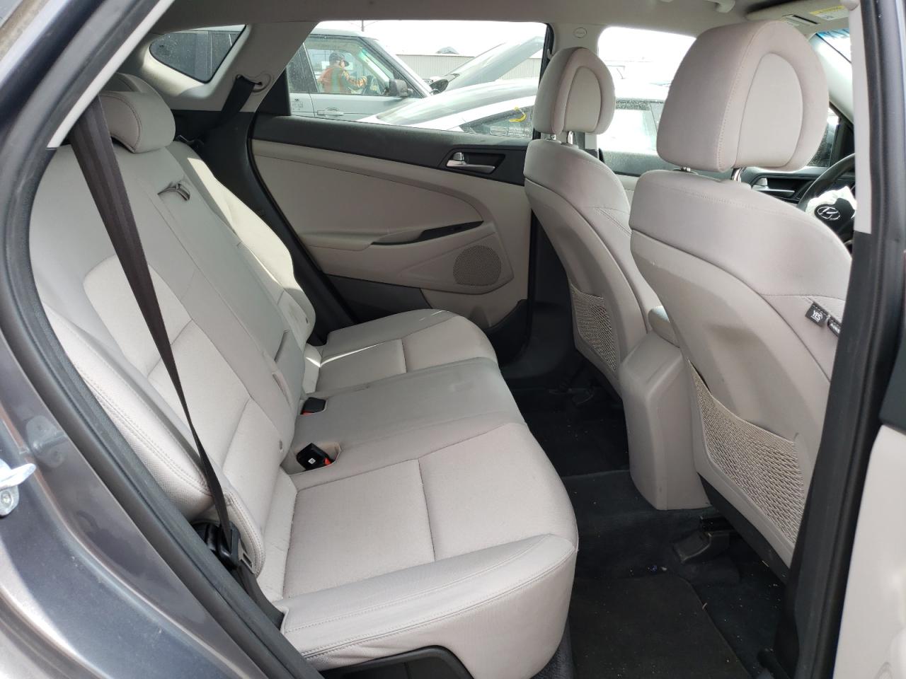Photo 13 from auction – 2018 HYUNDAI TUCSON SEL with VIN KM8J3CA4XJU602182