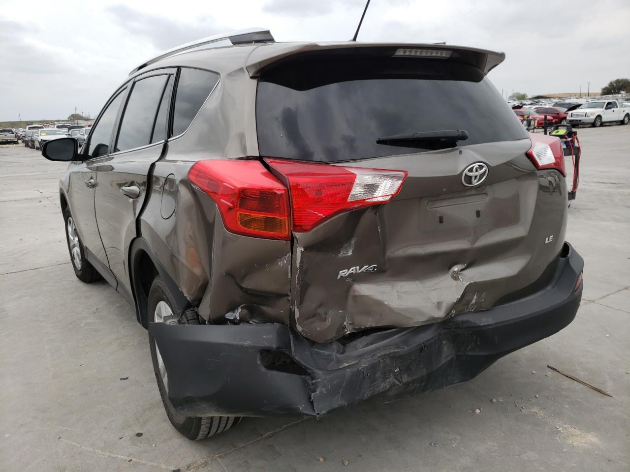 Photo 3 from auction – 2015 TOYOTA RAV4 LE with VIN JTMZFREV3FD048222