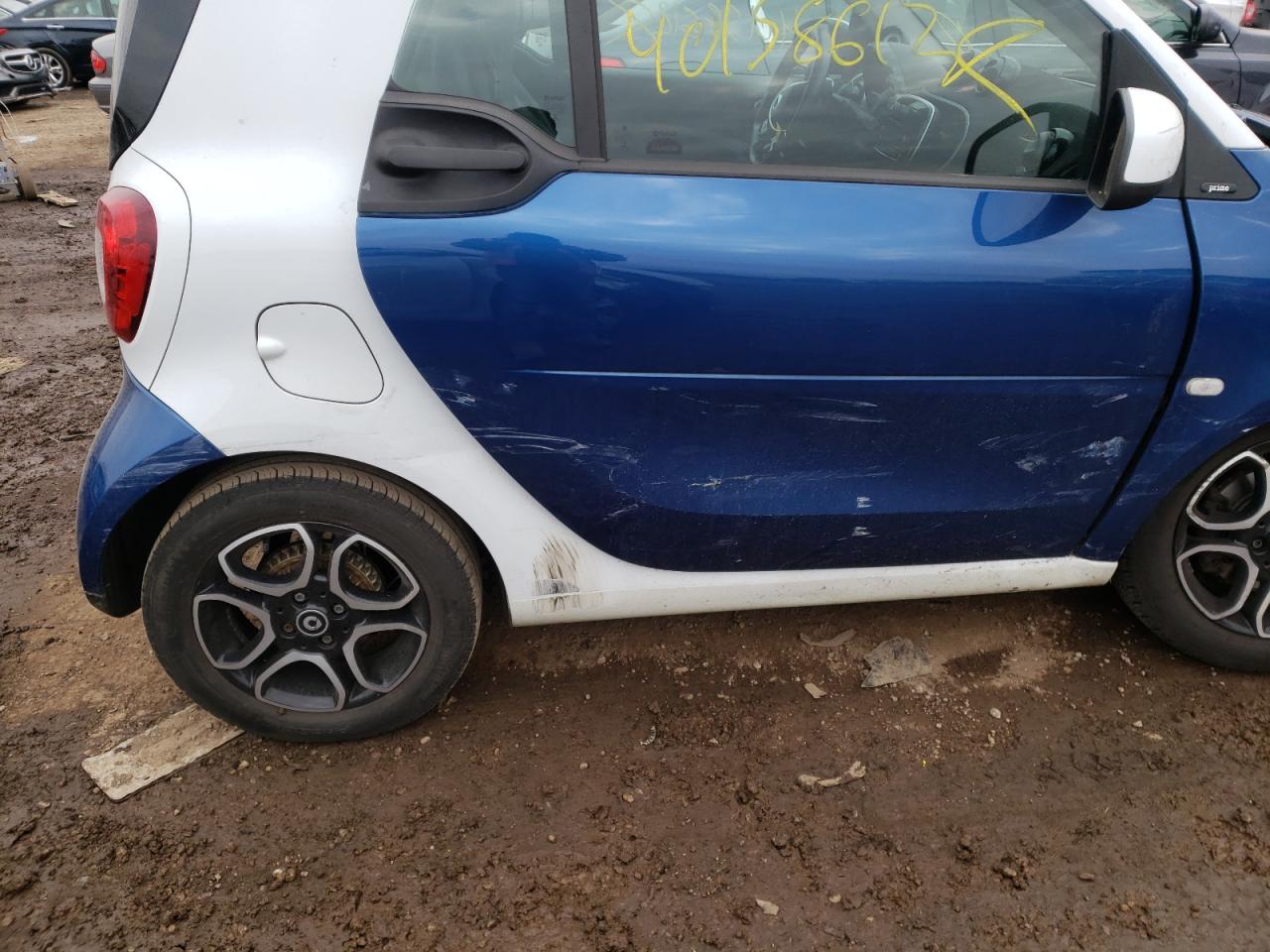 Photo 9 from auction – 2016 SMART FORTWO with VIN WMEFJ5DA2GK070087