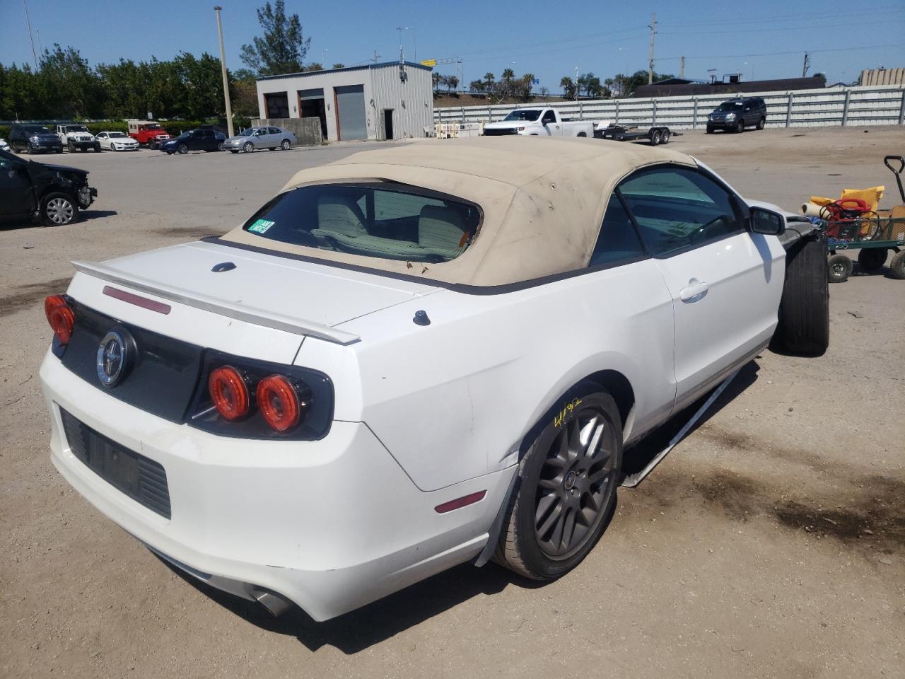 Photo 4 from auction – 2014 FORD MUSTANG with VIN 1ZVBP8EM4E5215631