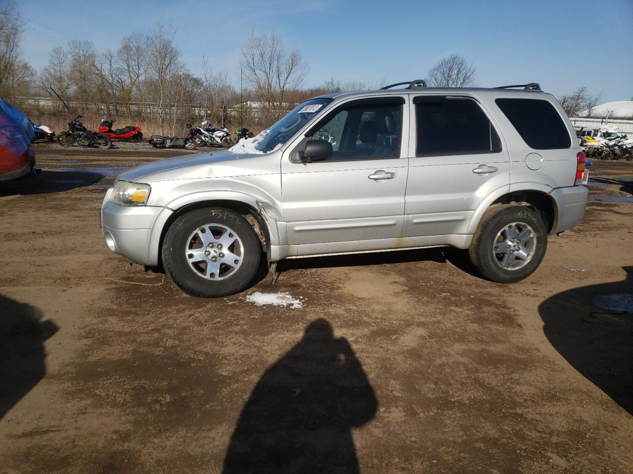 Photo 9 from auction – 2005 FORD ESCAPE LIM with VIN 1FMYU04125KC51491