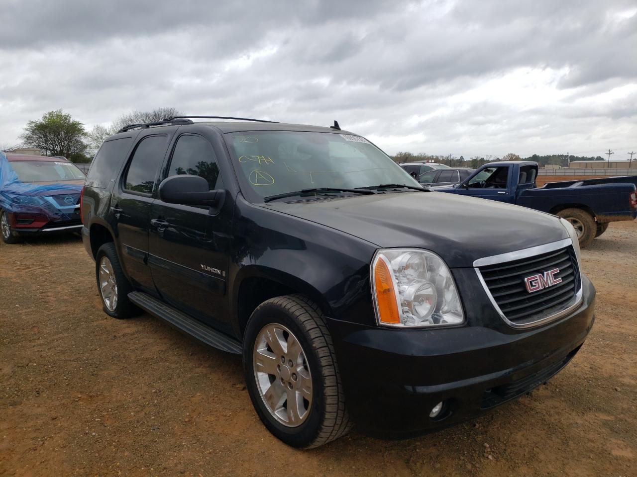 GMC YUKON 2007 with VIN 1GKFC13057R350883 - Photo from auction