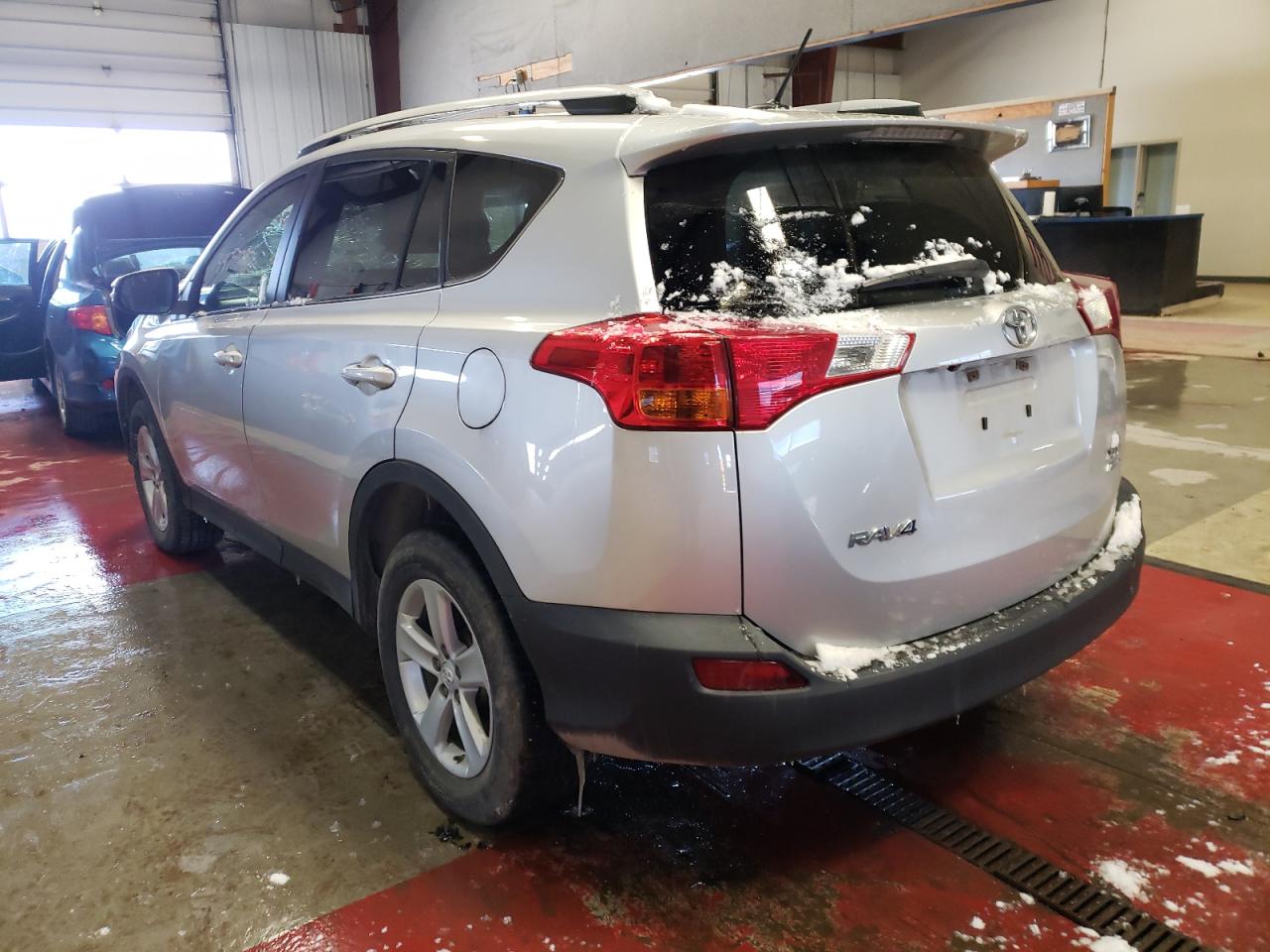 Photo 3 from auction – 2014 TOYOTA RAV4 XLE with VIN 2T3RFREV0EW210812