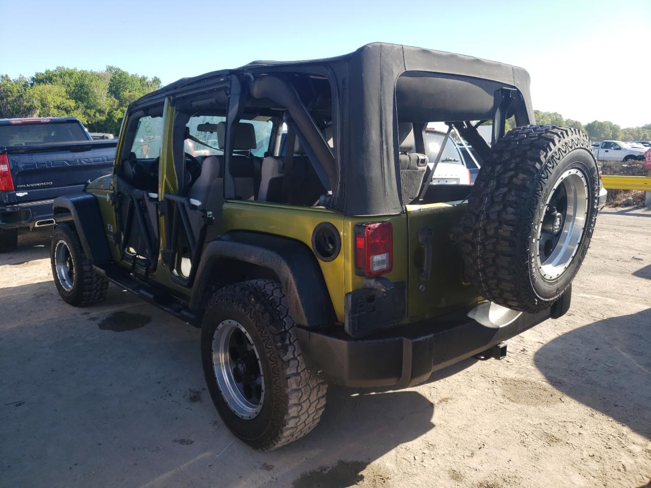 Photo 3 from auction – 2007 JEEP WRANGLER X with VIN 1J4GA39127L152129