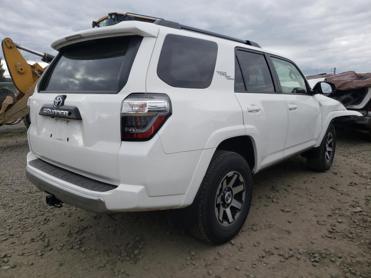 Photo 4 from auction – 2019 TOYOTA 4RUNNER SR with VIN JTEBU5JR2K5680928