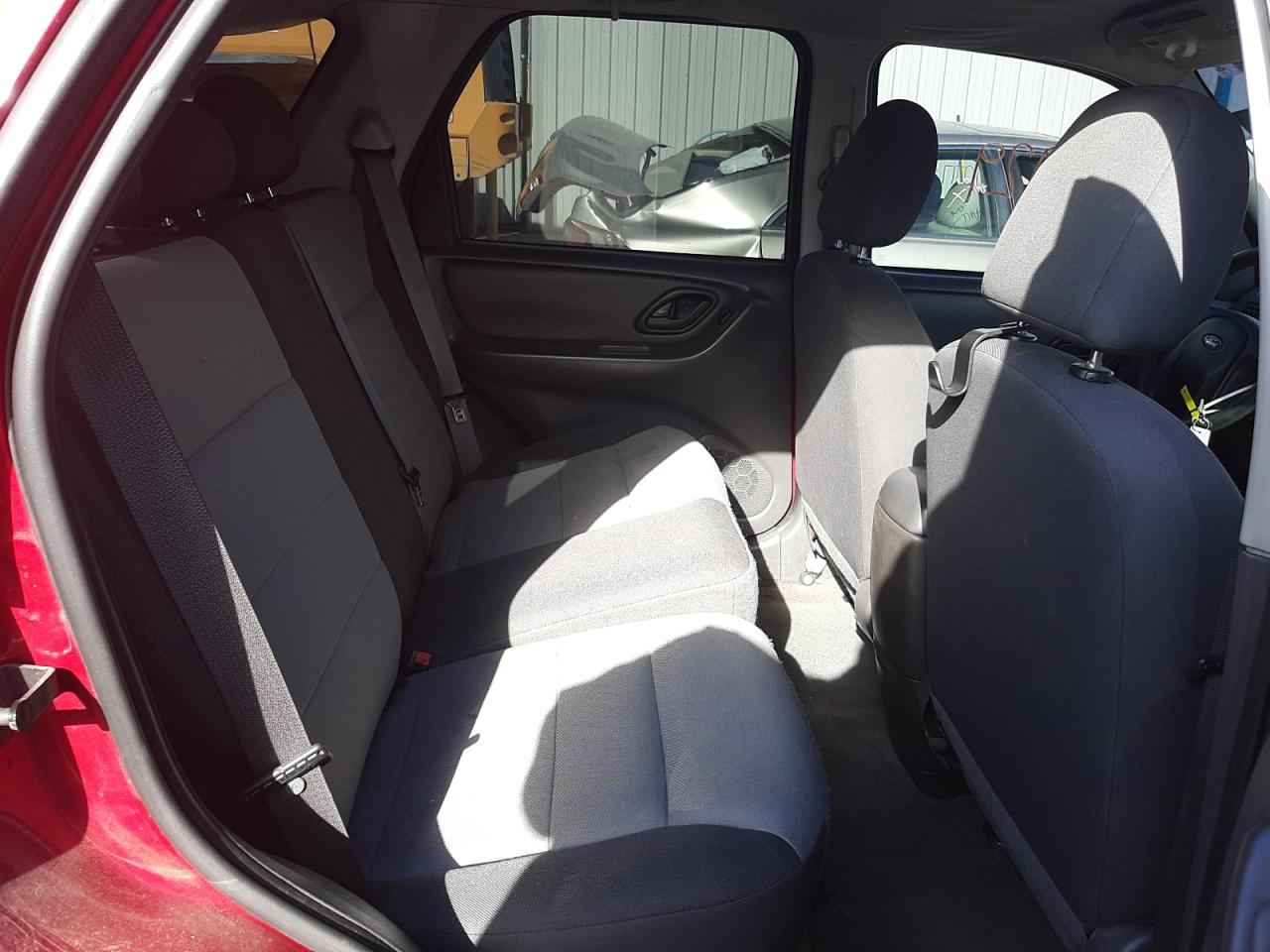 Photo 6 from auction – 2007 FORD ESCAPE XLS with VIN 1FMYU02Z67KB90710