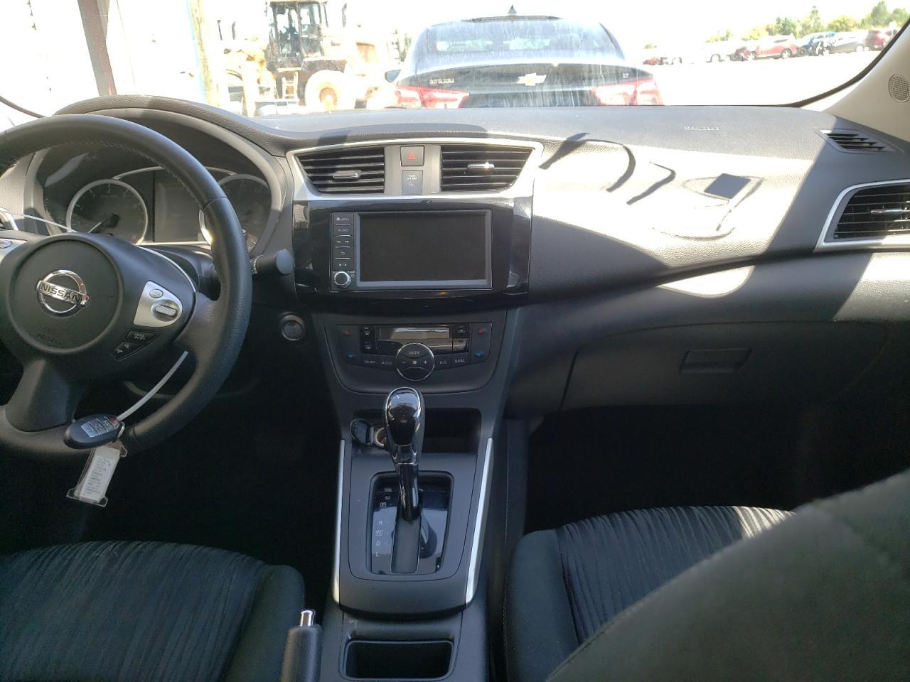 Photo 9 from auction – 2019 NISSAN SENTRA S with VIN 3N1AB7AP2KL614561