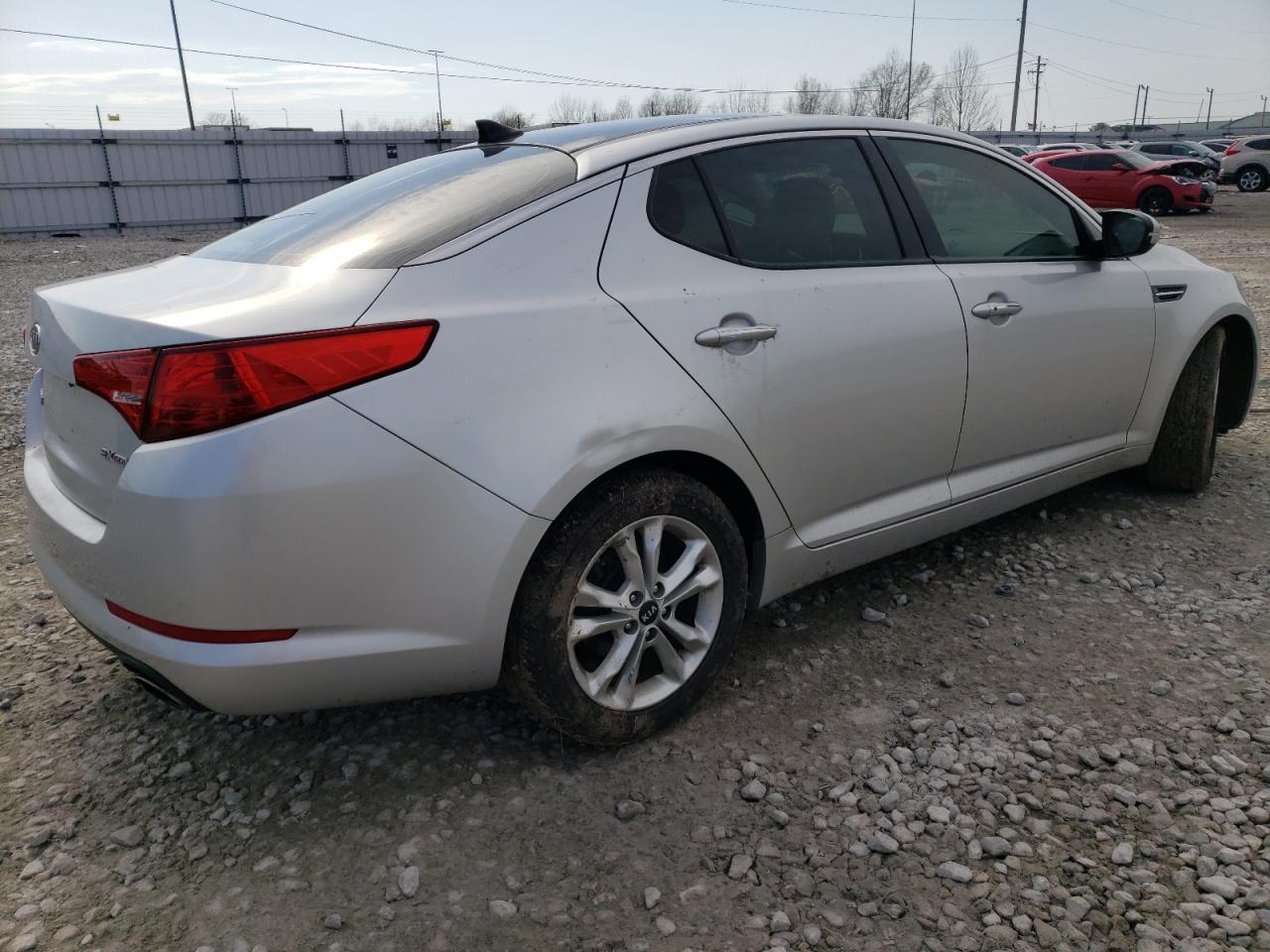 Photo 4 from auction – 2011 KIA OPTIMA EX with VIN KNAGN4A70B5050192