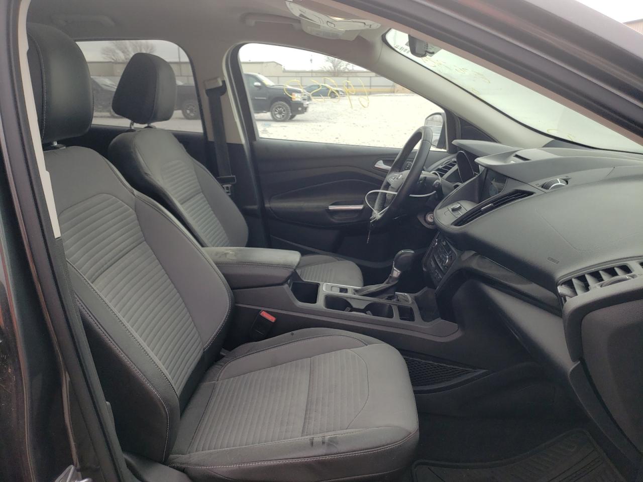 Photo 5 from auction – 2017 FORD ESCAPE SE with VIN 1FMCU0GD1HUE76798