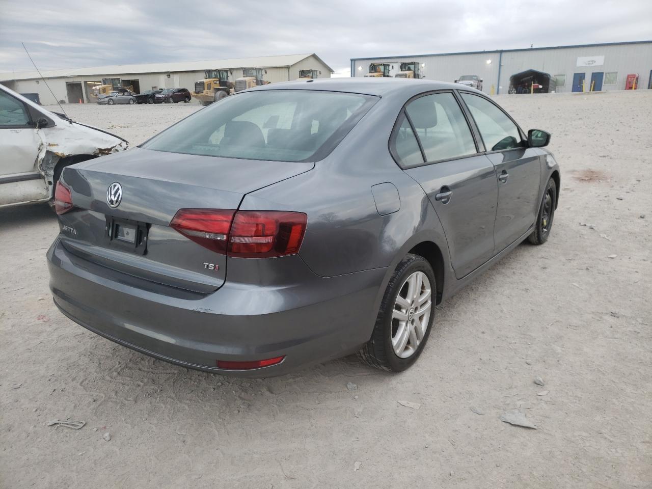 Photo 4 from auction – 2018 VOLKSWAGEN JETTA S with VIN 3VW2B7AJ0JM236727