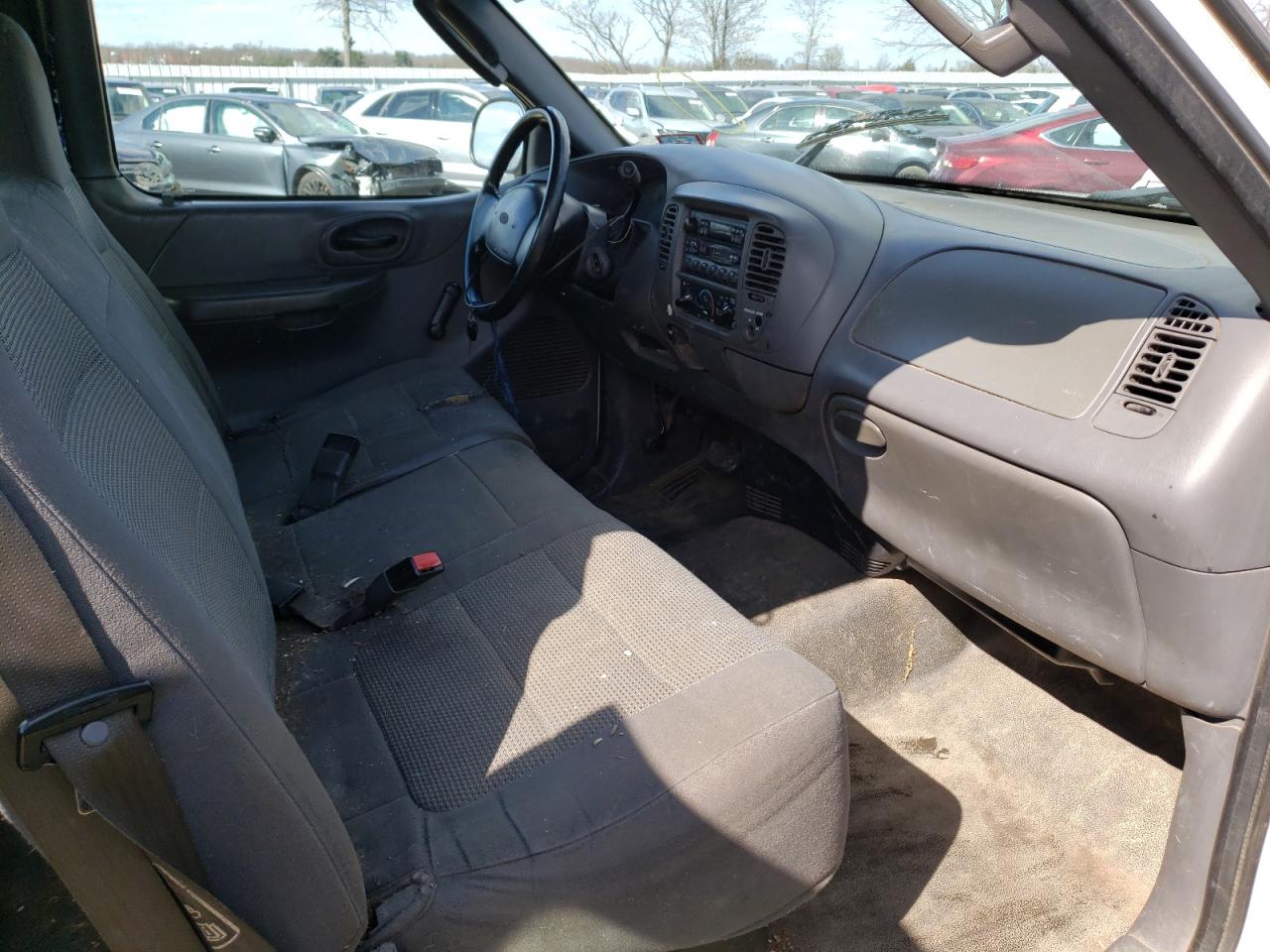 Zdjęcie 5 z aukcji – 2002 FORD F150 z VIN 1FTRX17202NB20791