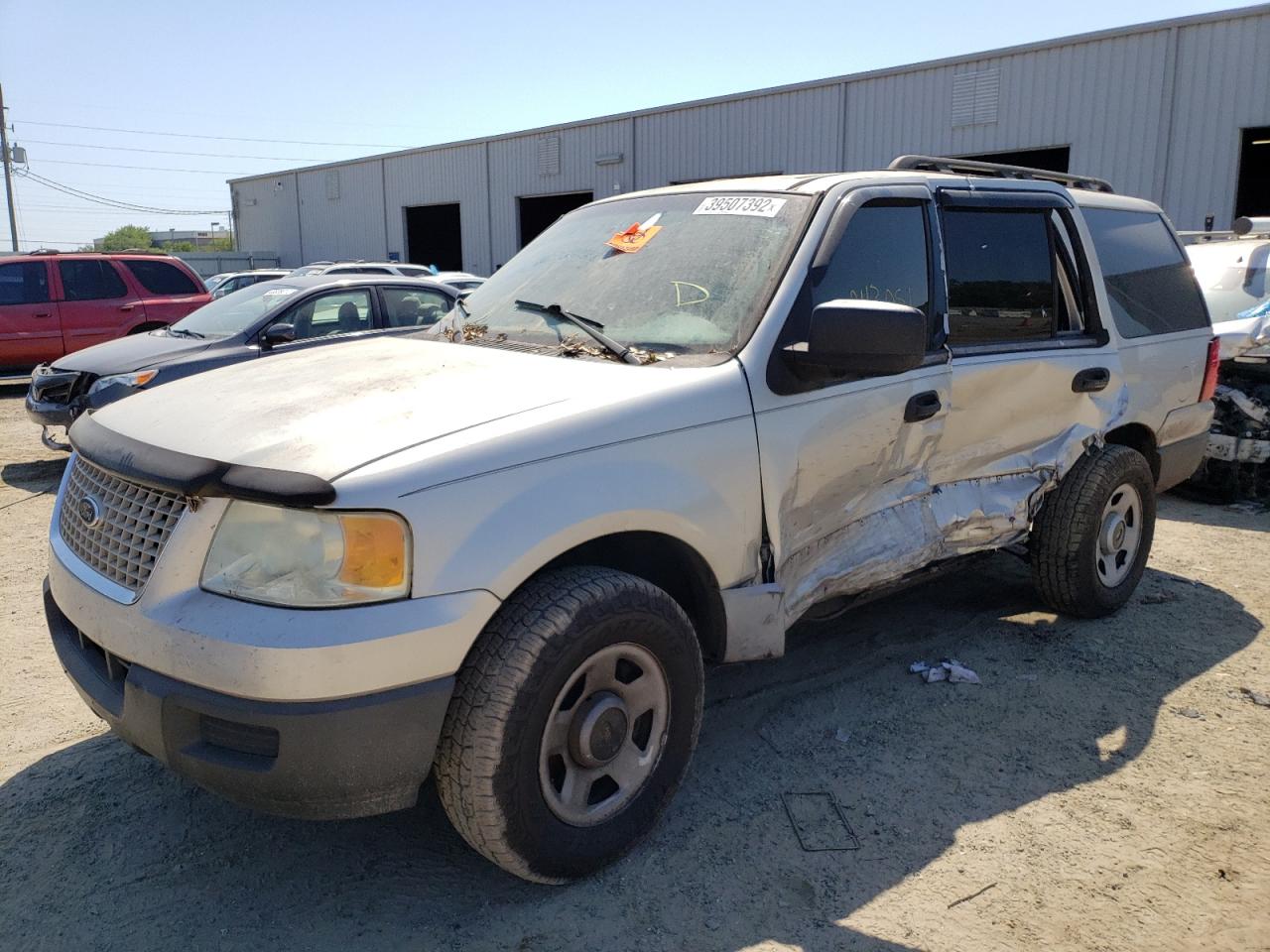 Photo 2 from auction – 2005 FORD EXPEDITION with VIN 1FMPU13595LA18742