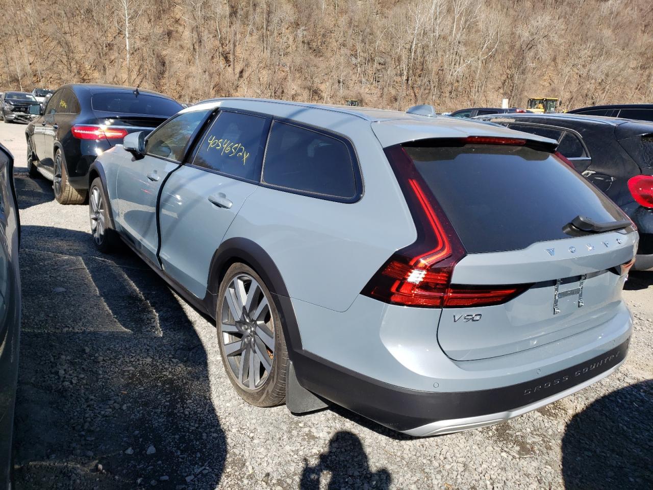 Photo 3 from auction – 2021 VOLVO V90 CROSS with VIN YV4A22NL0M1131925