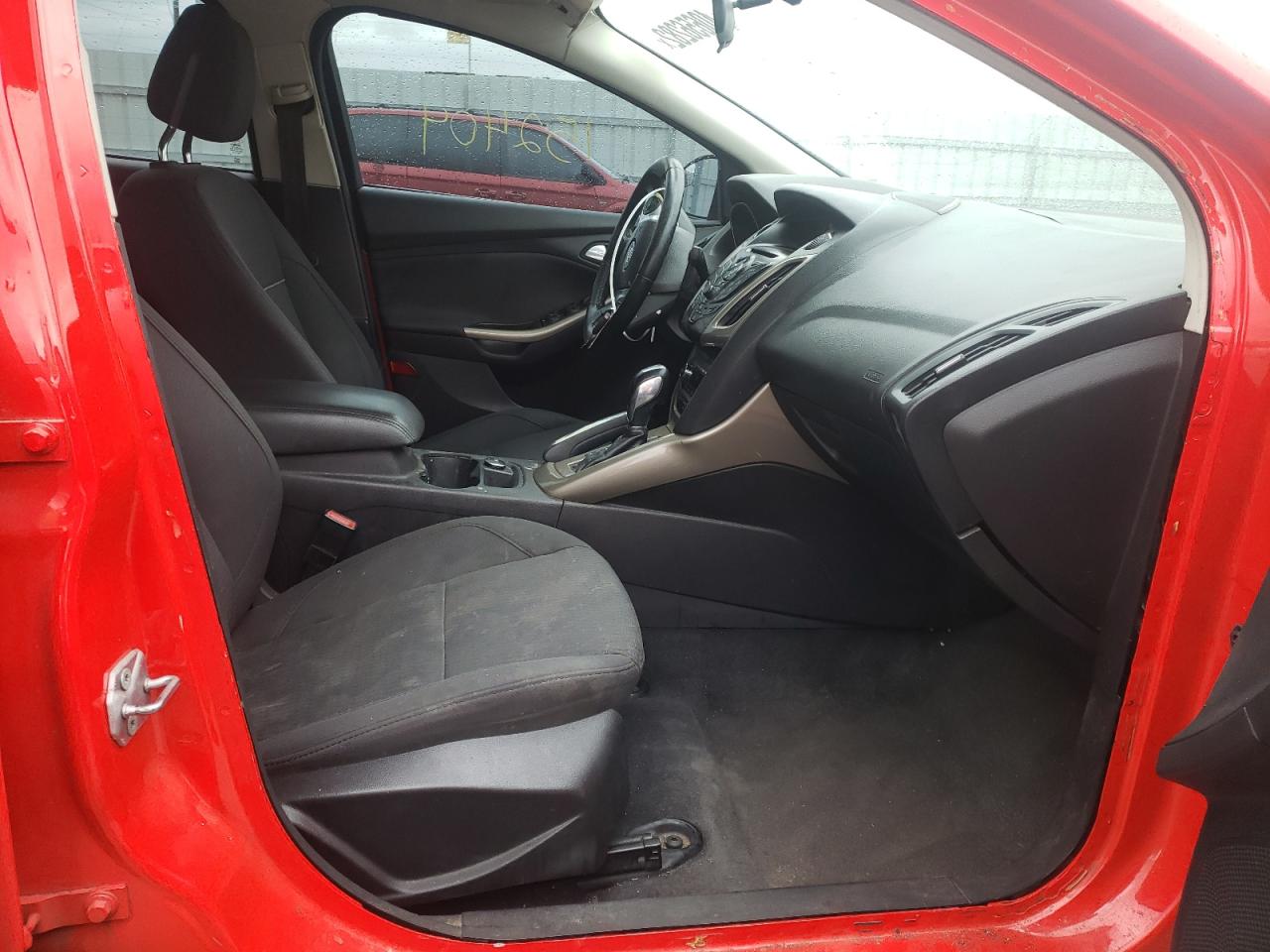 Фото 5 с аукциона – 2012 FORD FOCUS SEL с VIN 1FAHP3H2XCL196463