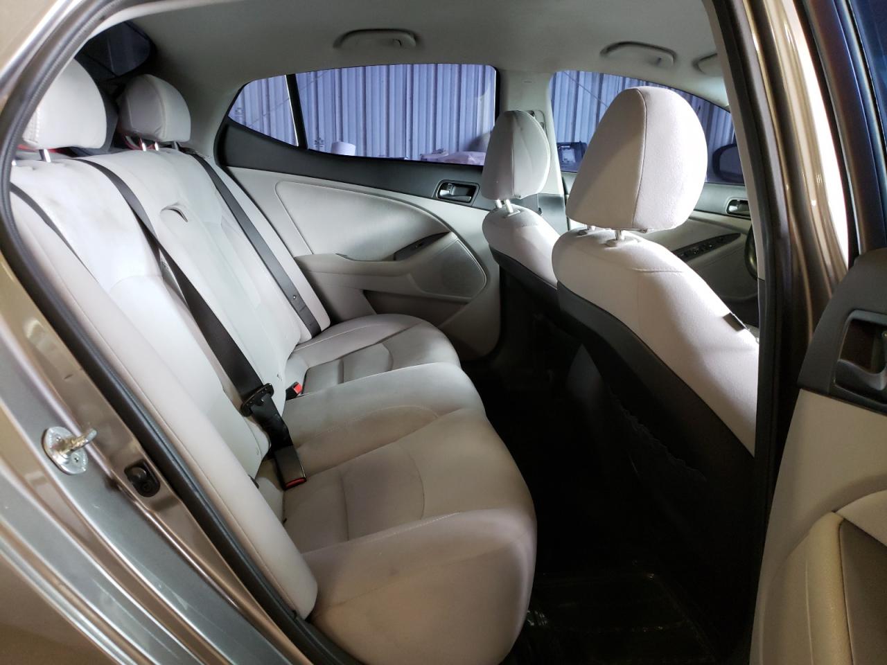 Photo 6 from auction – 2015 KIA OPTIMA LX with VIN 5XXGM4A79FG367492