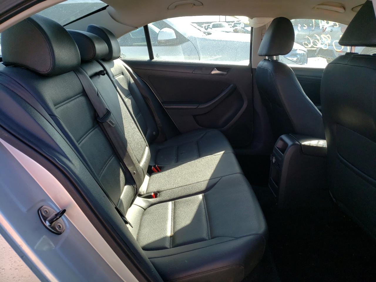 Photo 6 from auction – 2011 VOLKSWAGEN JETTA SE with VIN 3VWDZ7AJ6BM308231