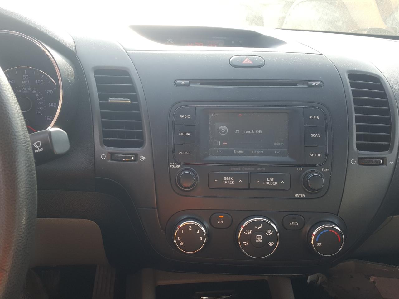 Photo 9 from auction – 2016 KIA FORTE LX with VIN KNAFX4A68G5484154
