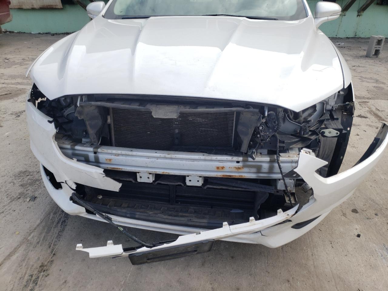 Photo 9 from auction – 2014 FORD FUSION SE with VIN 3FA6P0H70ER127612