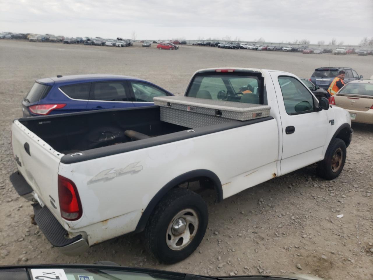 Photo 4 from auction – 2002 FORD F150 with VIN 3FTRF18W02MA10905