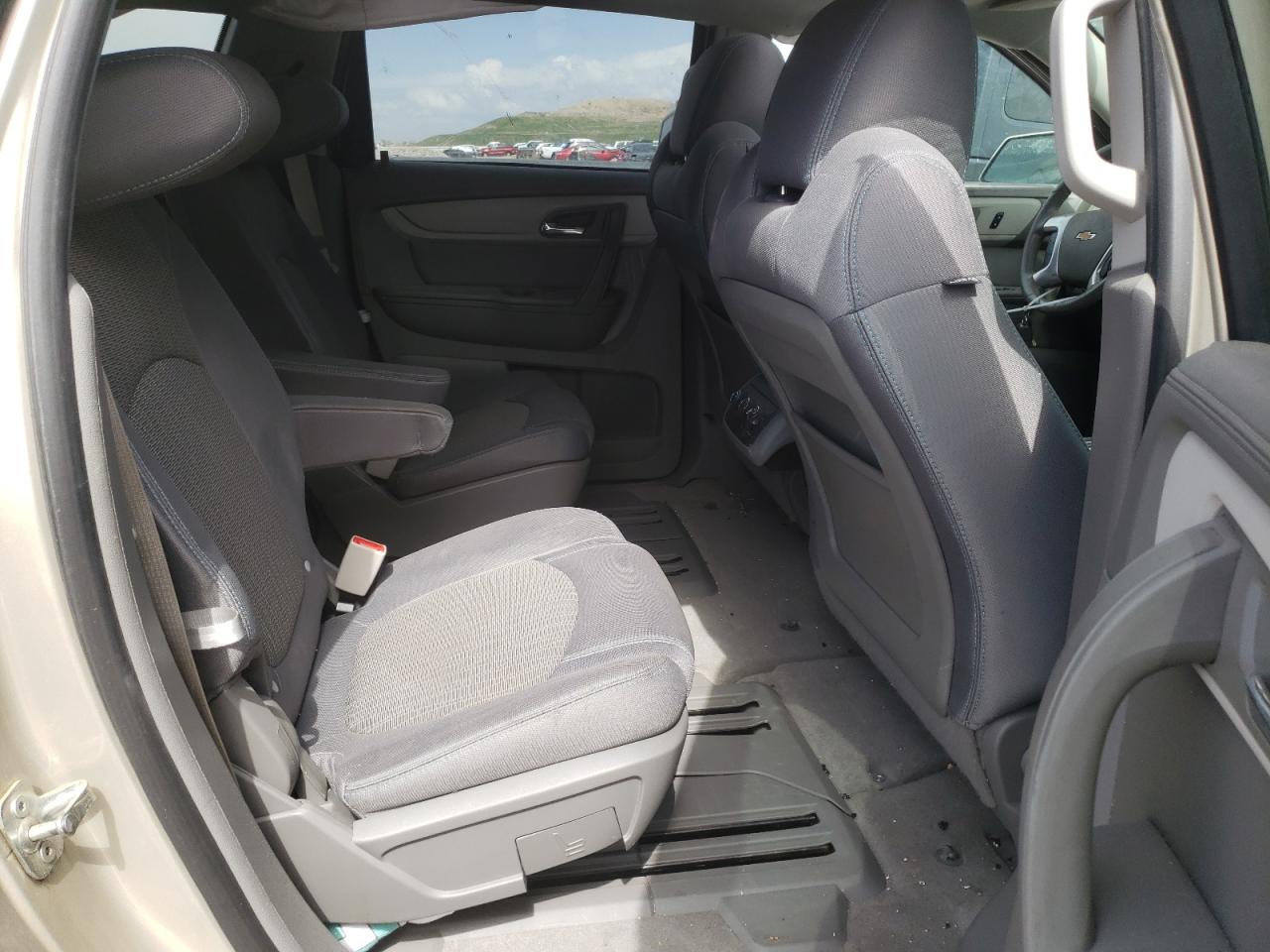 Photo 6 from auction – 2015 CHEVROLET TRAVERSE L with VIN 1GNKVGKD3FJ249325