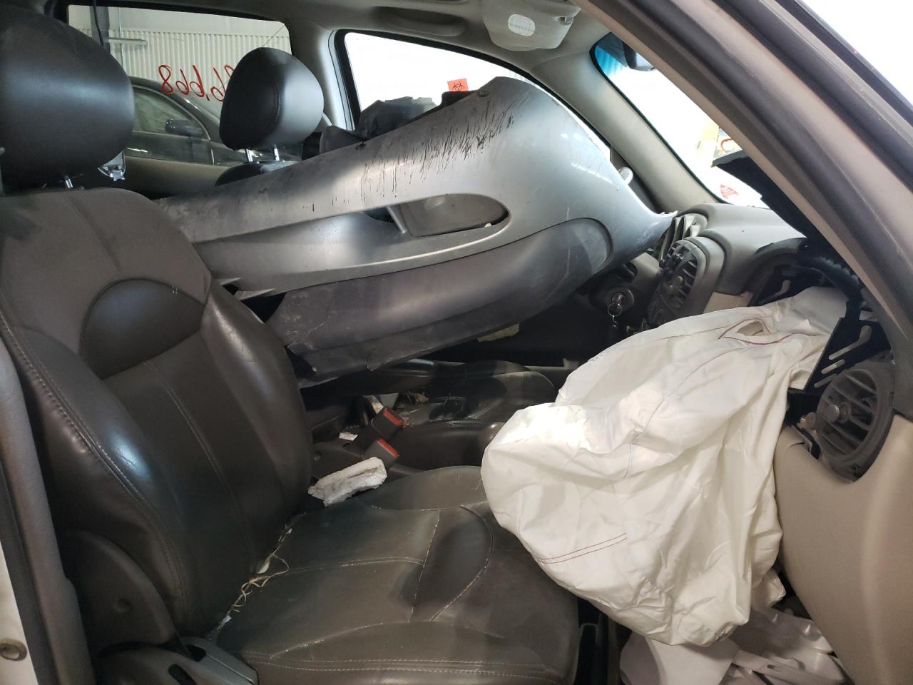 Photo 5 from auction – 2001 CHRYSLER PT CRUISER with VIN 3C8FY4BB51T592801