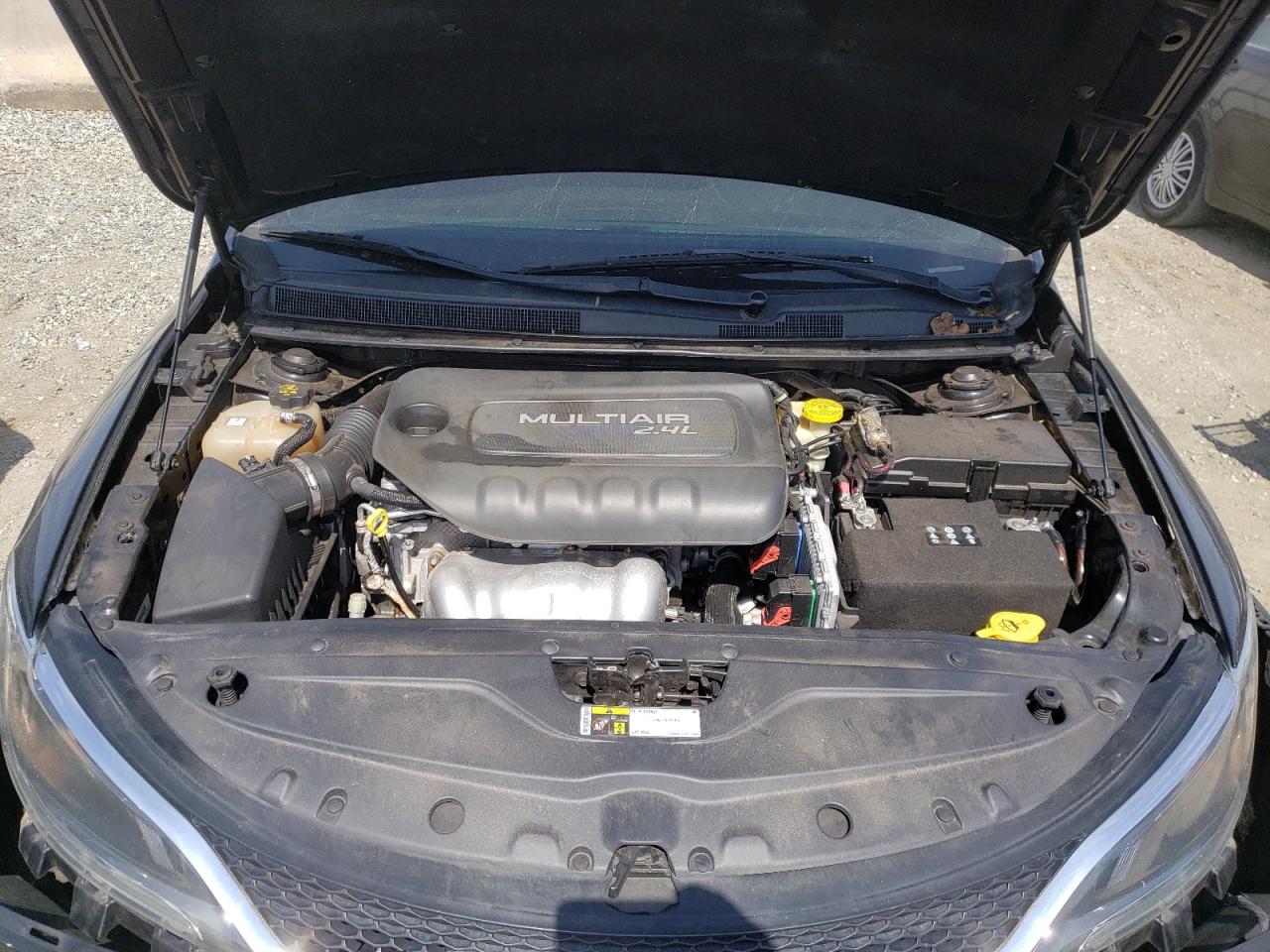 Photo 7 from auction – 2015 CHRYSLER 200 LIMITE with VIN 1C3CCCAB9FN614244