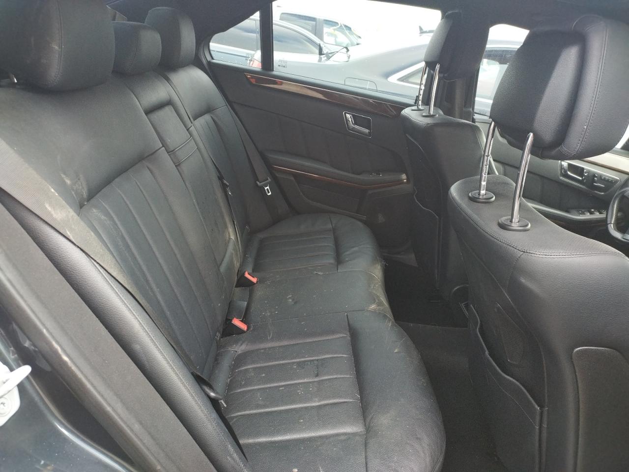 Photo 6 from auction – 2011 MERCEDES-BENZ E 550 with VIN WDDHF7CB0BA282747